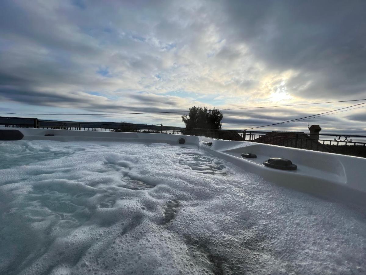 Podgora Experience Suite With Jacuzzi Nerezine Bagian luar foto